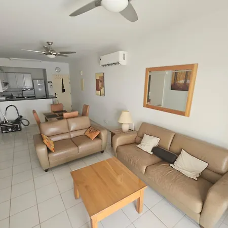 Hadar's Apartment
